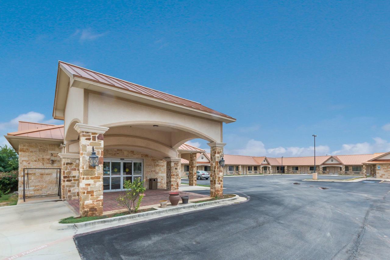 Motel 6 Floresville ภายนอก รูปภาพ