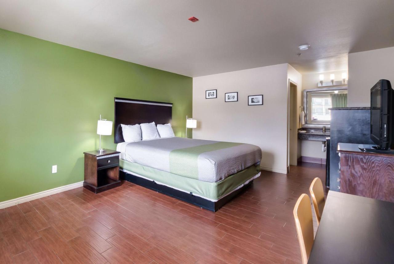 Motel 6 Floresville ภายนอก รูปภาพ