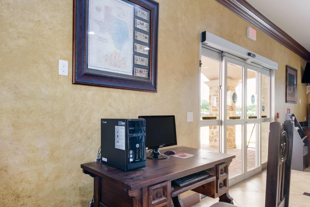 Motel 6 Floresville ภายนอก รูปภาพ