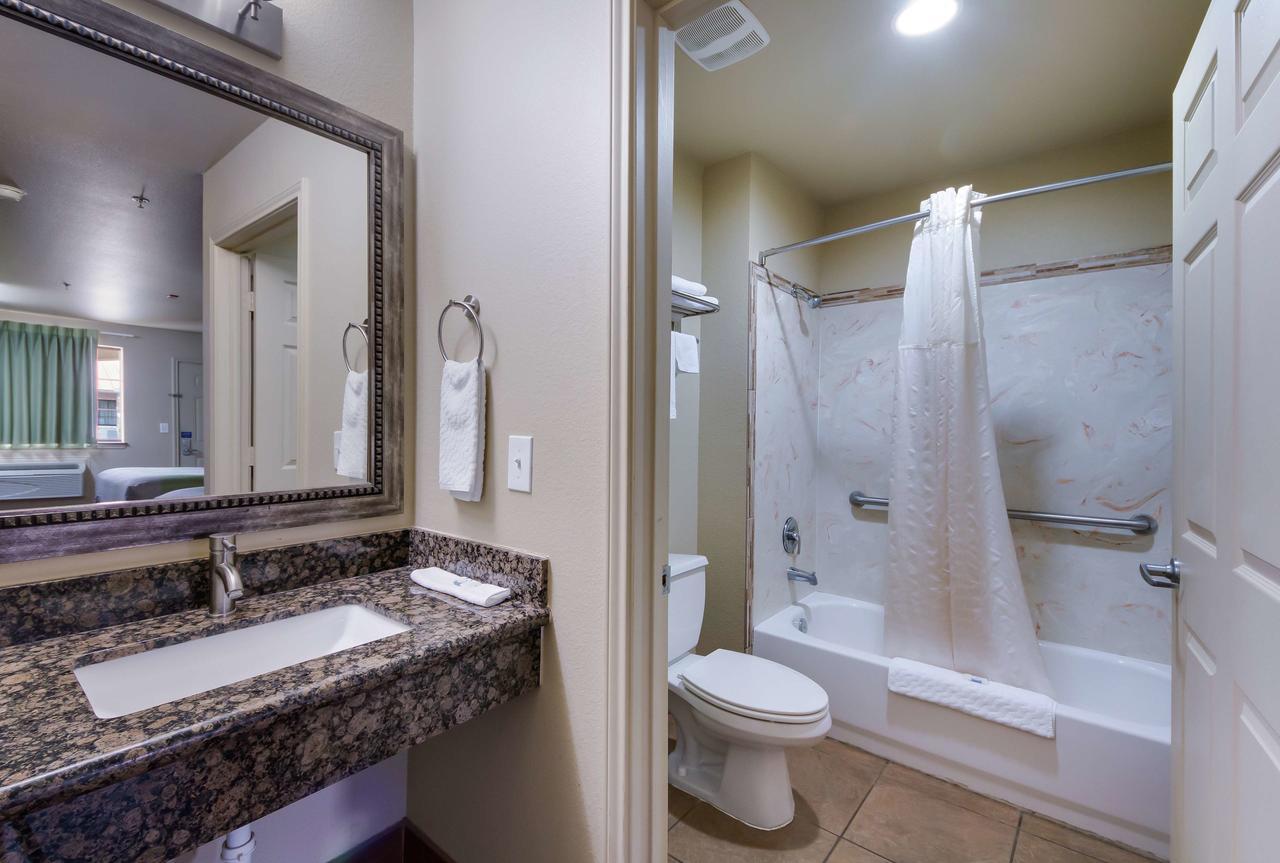 Motel 6 Floresville ภายนอก รูปภาพ