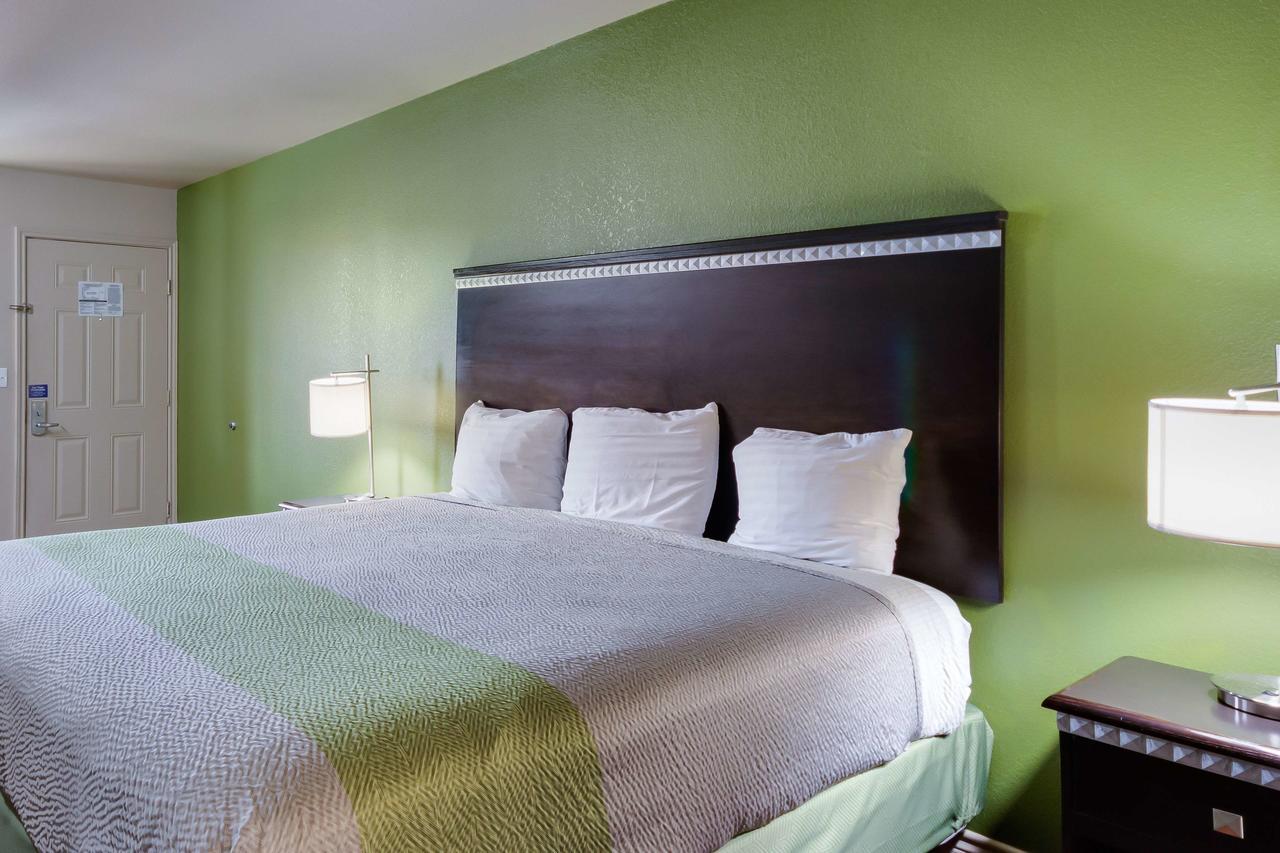 Motel 6 Floresville ภายนอก รูปภาพ